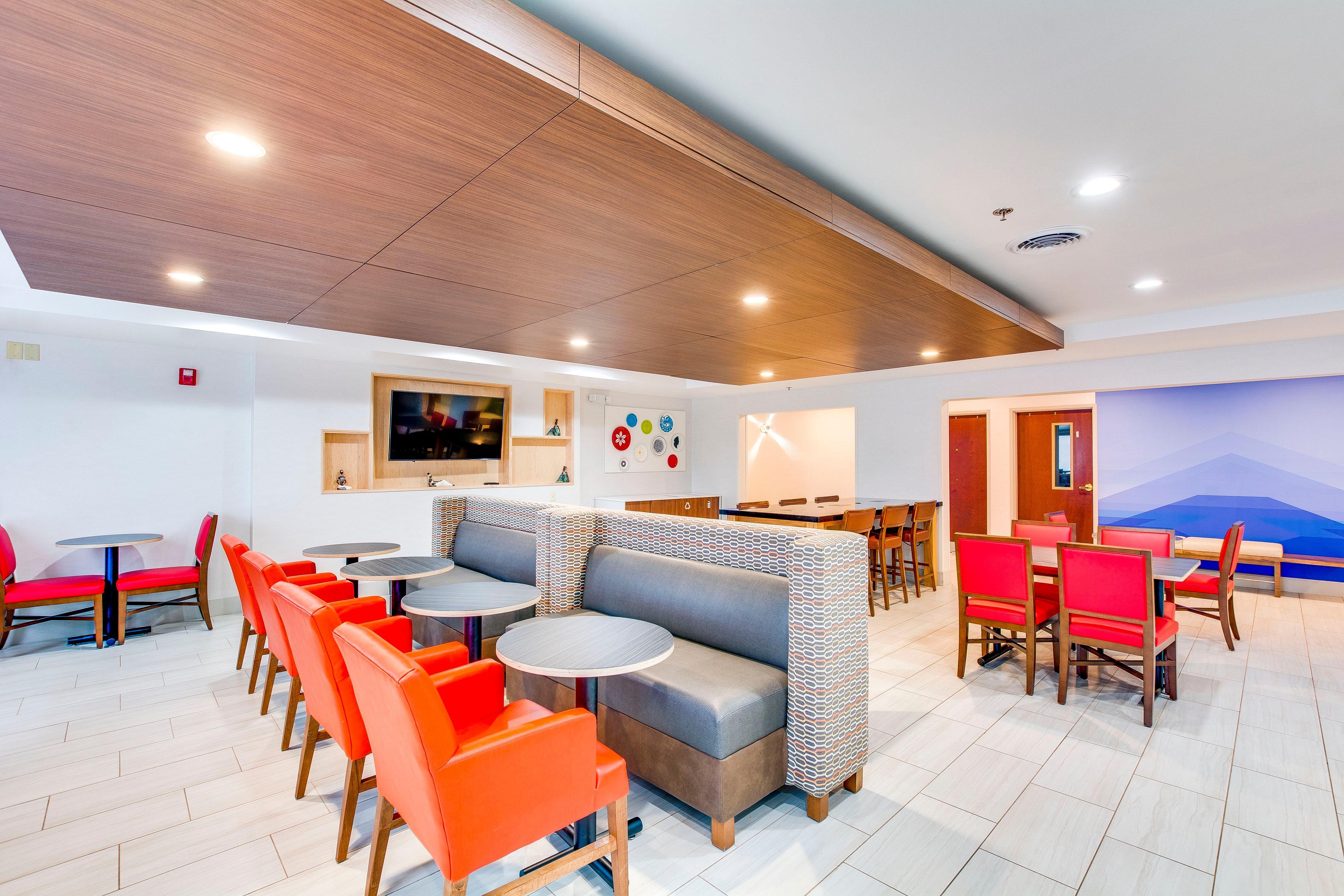 Holiday Inn Express וינסנס מראה חיצוני תמונה