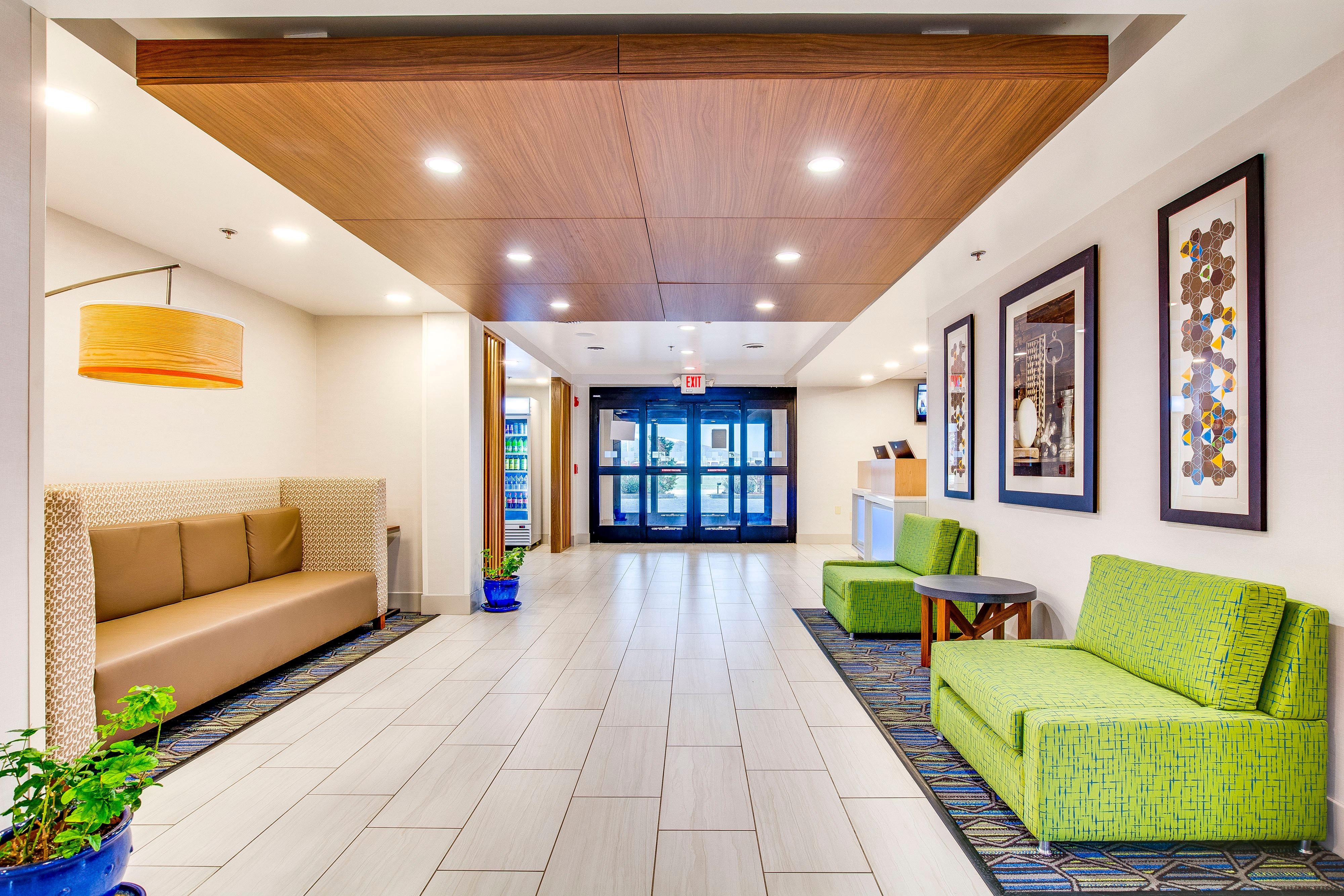 Holiday Inn Express וינסנס מראה חיצוני תמונה