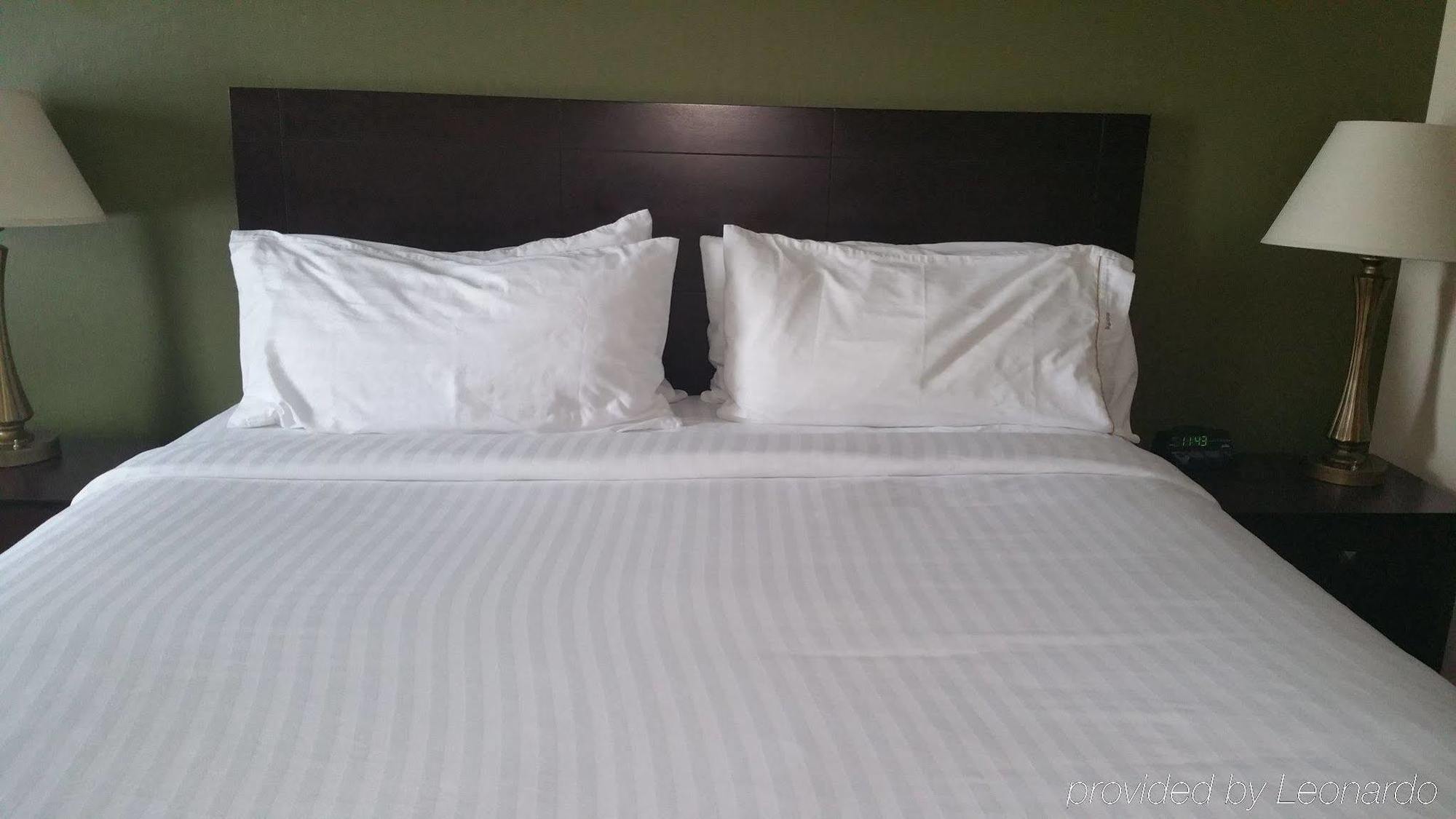 Holiday Inn Express וינסנס מראה חיצוני תמונה